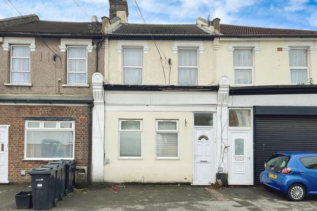 Block of flats for sale in Wanstead Park Road, Ilford