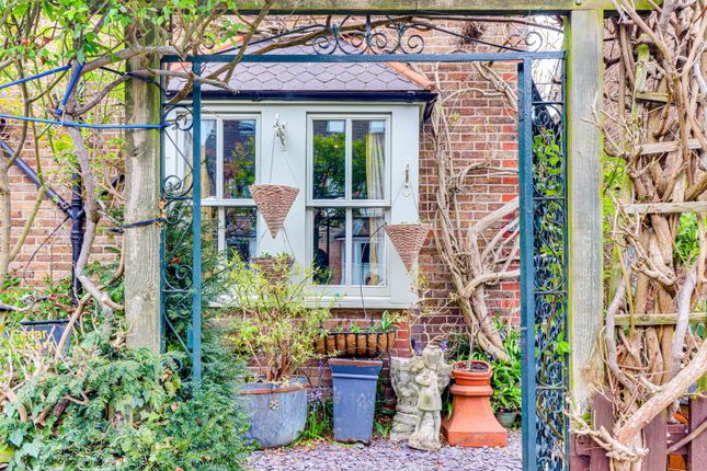 15, Spencer Road, Cobham photo 3