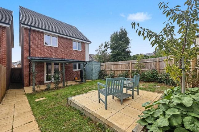 25 Wenlock Way, Daventry, Northamptonshire photo 2