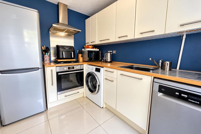 20, Laxton Road, Gloucester photo 4