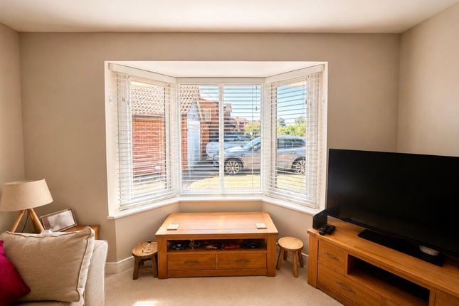 26, Thornbers Way, Reading photo 3