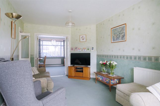 24, Hartswood Avenue, Surrey photo 2