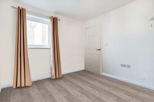 Flat to rent in Wellspring Crescent, Wembley Park