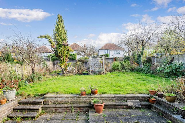 16 Hambledon Hill, Epsom photo 3