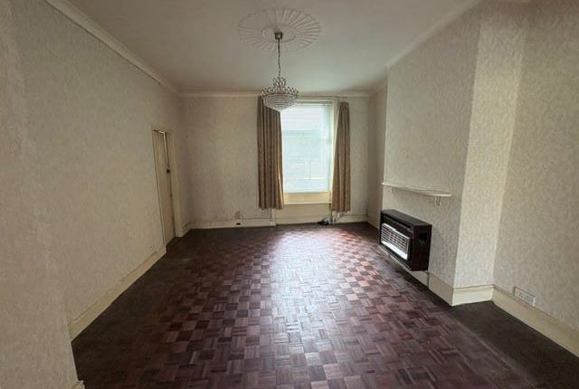 8, Carlton Road, Burnley photo 3