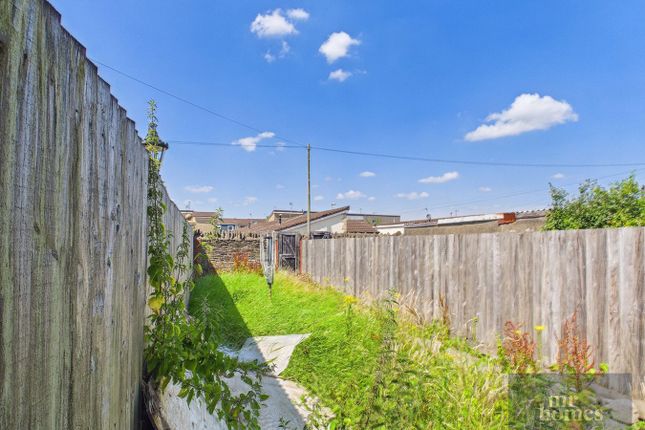 26a, High Street, Treharris photo 3