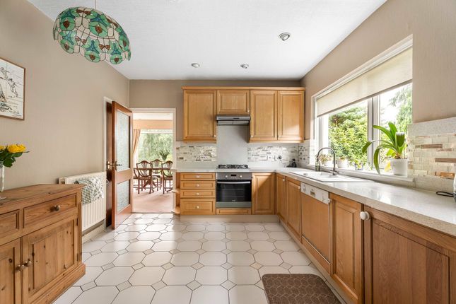30, Ochlochy Park, Dunblane, Stirlingshire, FK15 photo 2