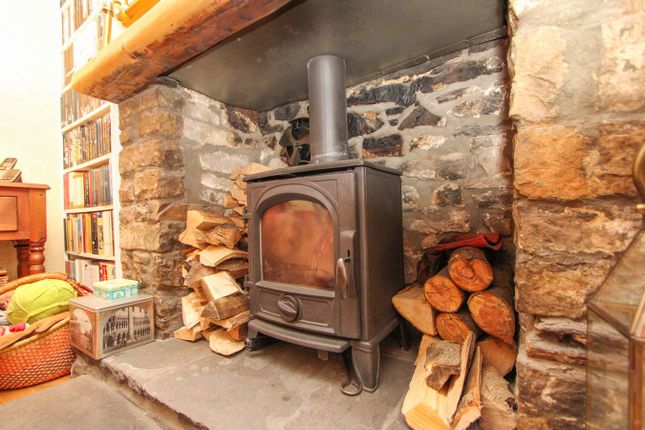 76, High Street, Wickwar photo 4