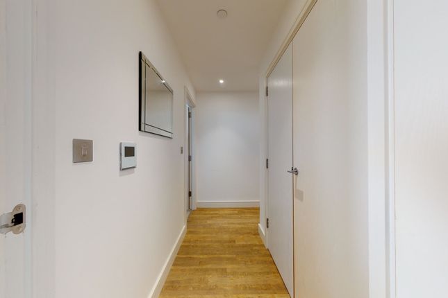 Flat to rent in Gladwin Tower, Nine Elms