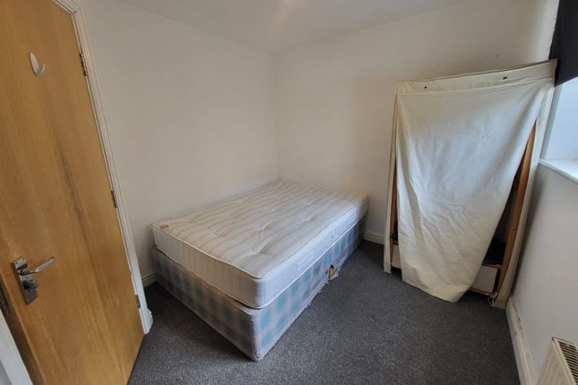 Town house to rent in New Welcome Street, Hulme, Manchester
