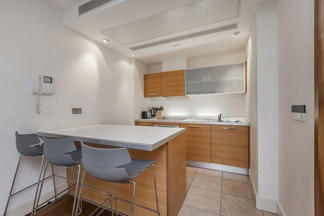 215, Peninsula Apartments, 4, Praed Street, London photo 2