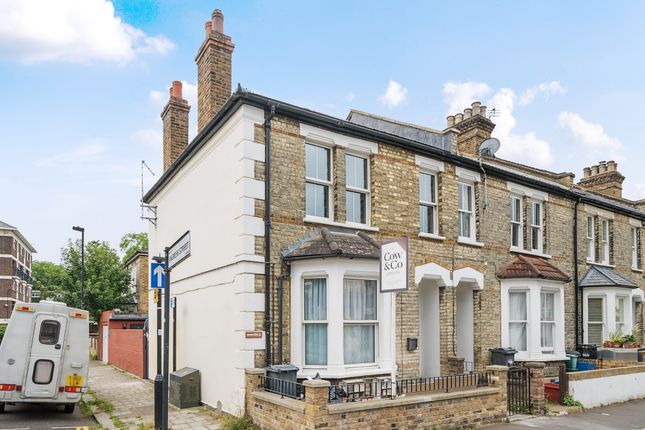 Thumbnail Flat to rent in Devonshire Road, London