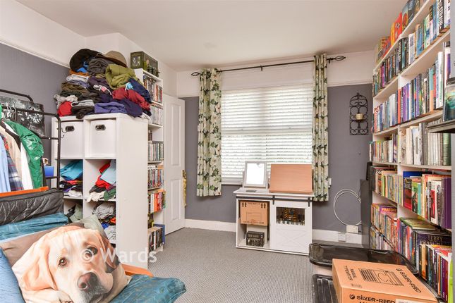 64, Maple Road, Dartford photo 4