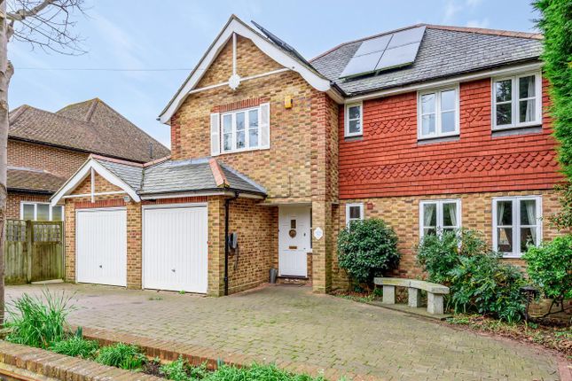 Thumbnail Detached house for sale in London Road South, Merstham, Redhill