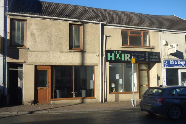 Thumbnail Flat to rent in Neath Road, Briton Ferry, Neath.