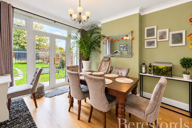 Great Gardens Road, Hornchurch photo 4