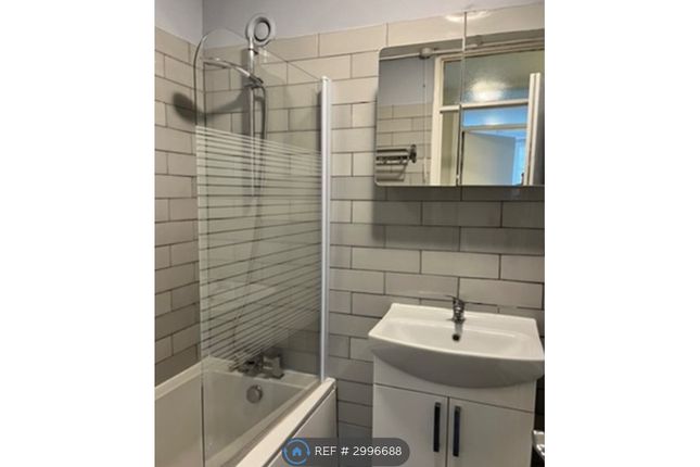 Flat, Gibralter House The Drive, Great Warley, Brentwood photo 3
