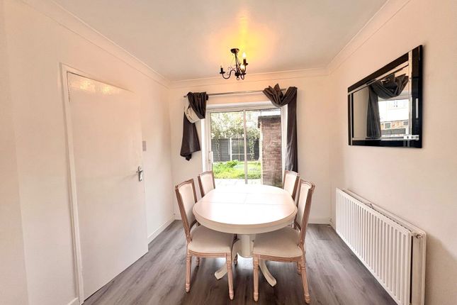 22, Peckforton Way, CHESTER photo 2