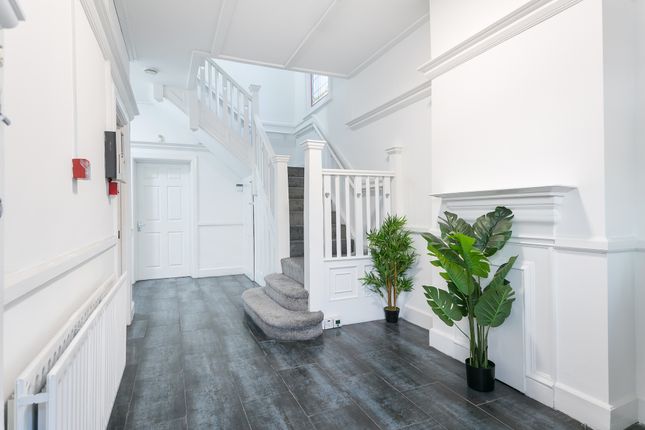 1 Telford Avenue, London photo 2