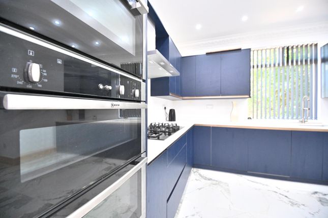 24 Dicconson Lane, Westhoughton, Bolton photo 2