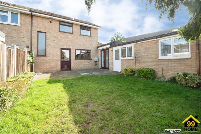 26, Wittering Walk,, Hornchurch photo 2