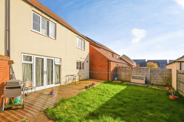48, Swift Drive, Banbury photo 5