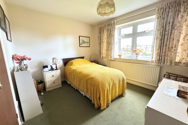 Detached house for sale in Yew Tree Close, Stoke Mandeville, Aylesbury