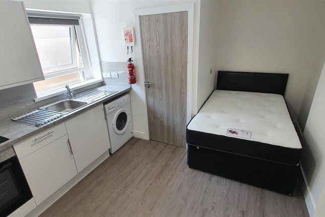Studio to rent in North Luton Place, Adamsdown, Cardiff