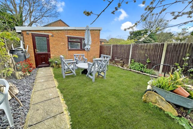 Semi-detached house for sale in Richmond Hill, Luton, Bedfordshire