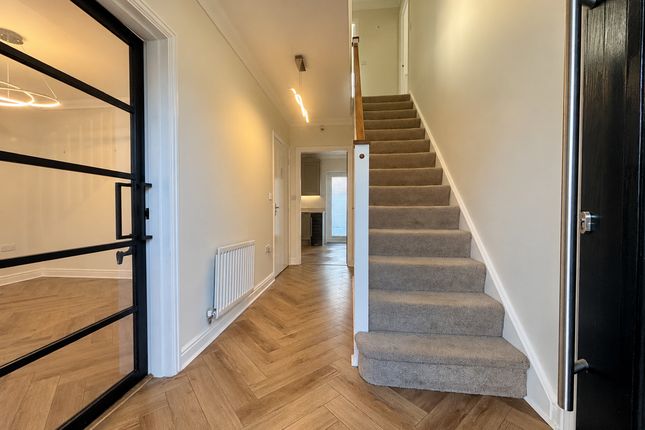 11, Heron Drive, Hengoed photo 3