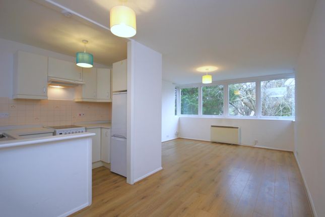 Thumbnail Flat to rent in Beckenham Grove, Shortlands, Bromley
