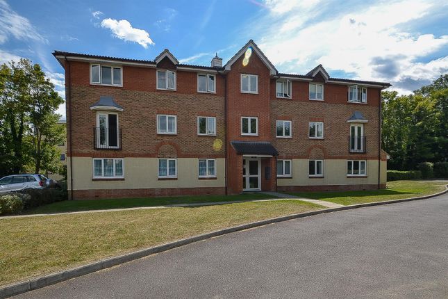 2 bed flat for sale in Lindisfarne Gardens, Maidstone ME16