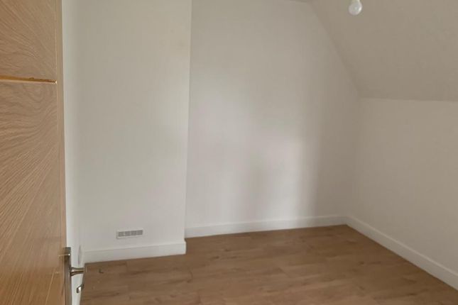 48, Bacon Lane, London photo 4
