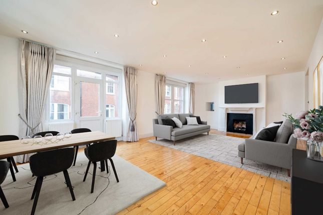 Flat for sale in Moscow Road, London