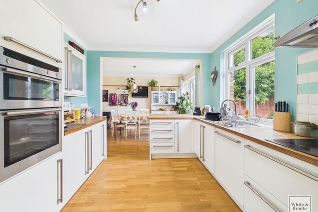 40 Victoria Drive, Bognor Regis photo 3