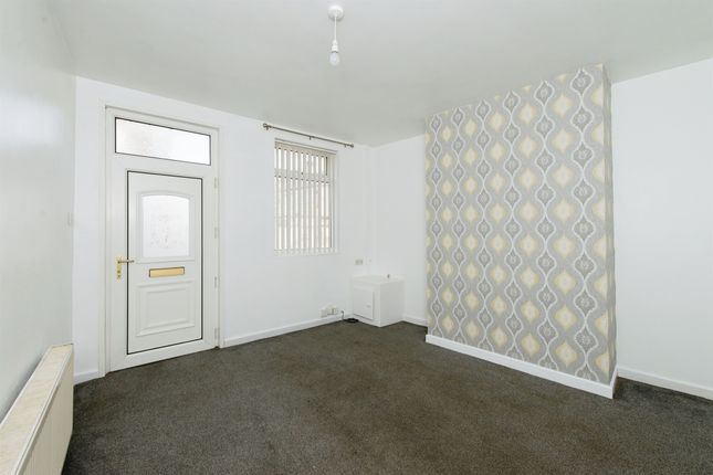 Terraced house to rent in Hunt Street, Castleford