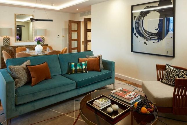 Flat to rent in Gloucester Park Apartments, Ashburn Place, London