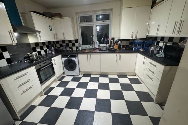 Harrold Road, Becontree, Dagenham RM8 photo 3