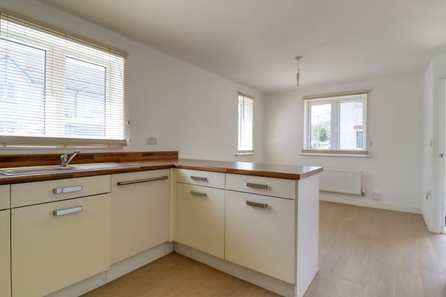 4, Salthrop Rise, Swindon photo 3