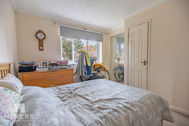 35, Waldren Close, Poole photo 4