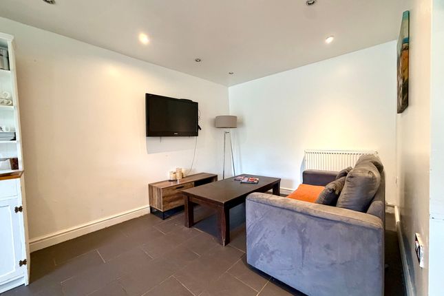 5 Well Street, Merthyr Tydfil photo 5