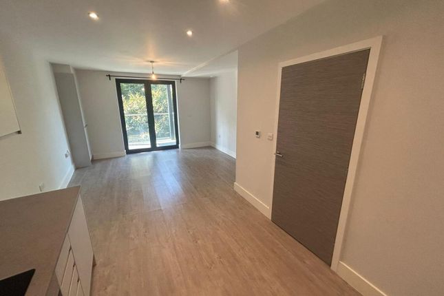 Trinity Court, 221, Flat 16, Marsh Road, Pinner photo 3
