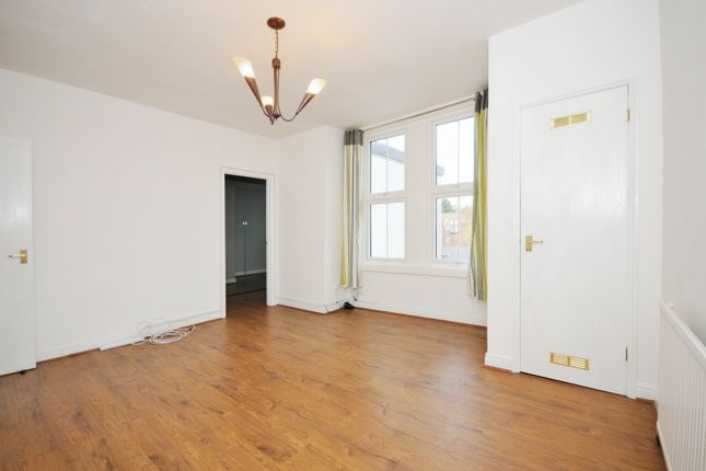 Flat for sale in Recreation Road, London