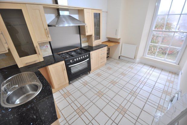 Flat to rent in 2 Royal Terrace, Northampton