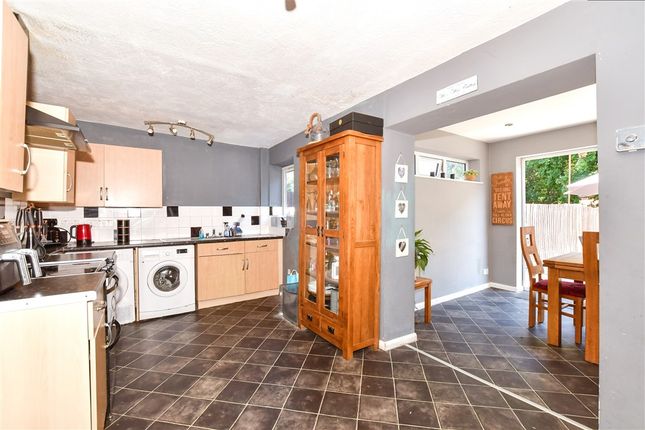 Oaktree Avenue, Maidstone photo 5