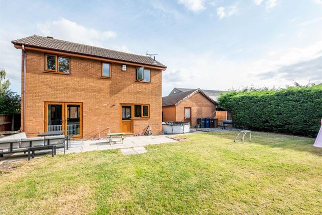 4, Ashfields, Leyland photo 4