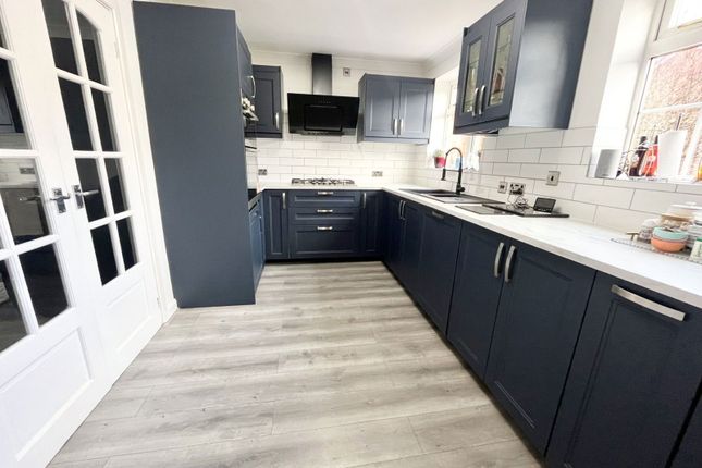 7, Barbrook Drive, Brierley Hill photo 2
