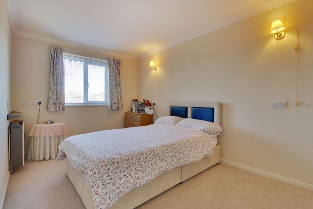 Flat for sale in London Road, Shaftesbury Court London Road
