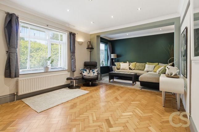 97 Bury Green Road, Cheshunt, Hertfordshire photo 4