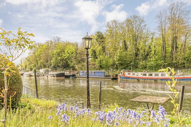 3-bed house on Tumbling Bay, Hampton Court Road, East Molesey, £1,025,000
